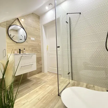 Fiona1 Centrum700m Parking Bezplatny Monitorowany Salon Tv Sypialnia Tv Kuchnia Lazienka Rekuperacja *