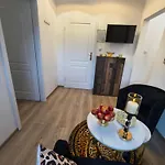 Fiona1 Centrum700m Parking Bezplatny Monitorowany Salon Tv Sypialnia Tv Kuchnia Lazienka Rekuperacja * קרפאז'