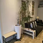 Fiona1 Centrum700m Parking Bezplatny Monitorowany Salon Tv Sypialnia Tv Kuchnia Lazienka Rekuperacja דירה קרפאז'