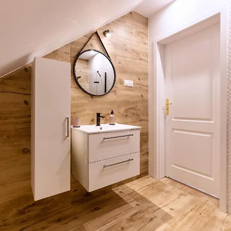 Fiona1 Centrum700m Parking Bezplatny Monitorowany Salon Tv Sypialnia Tv Kuchnia Lazienka Rekuperacja * Karpacz